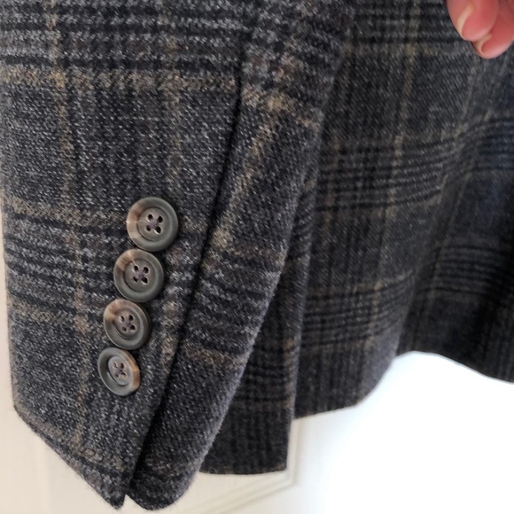 Burberry Suit - Picture 4 of 10